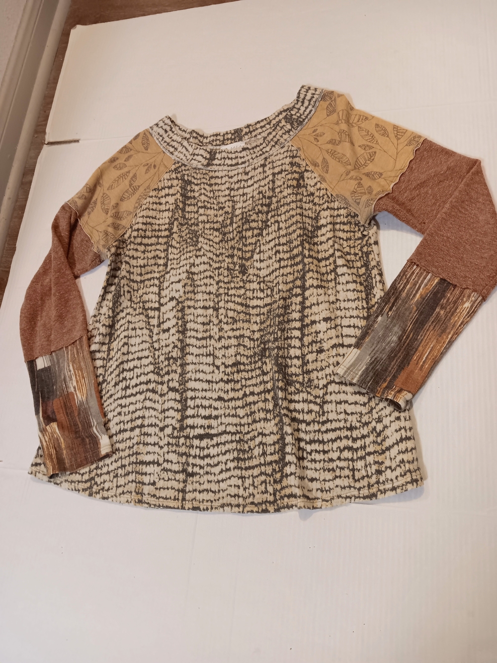Bucket List boho mixed-print raglan long sleeve tee, M